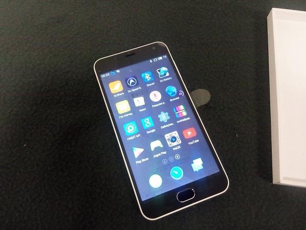 Meizu M2 display